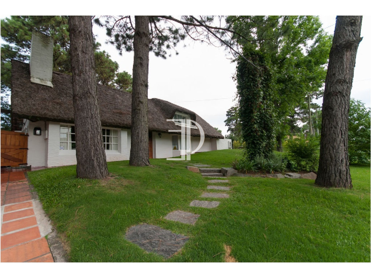 Casa ID.657 - Casa en Venta y Alquiler, Pinares, Punta del Este.
