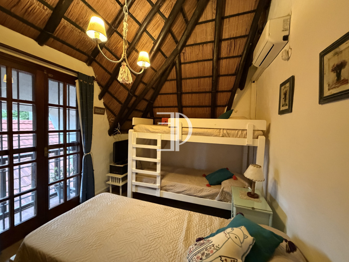 Casa ID.1538 - A pocas cuadras de la playa - Casa en Venta, 4 dormitorios, Pinares