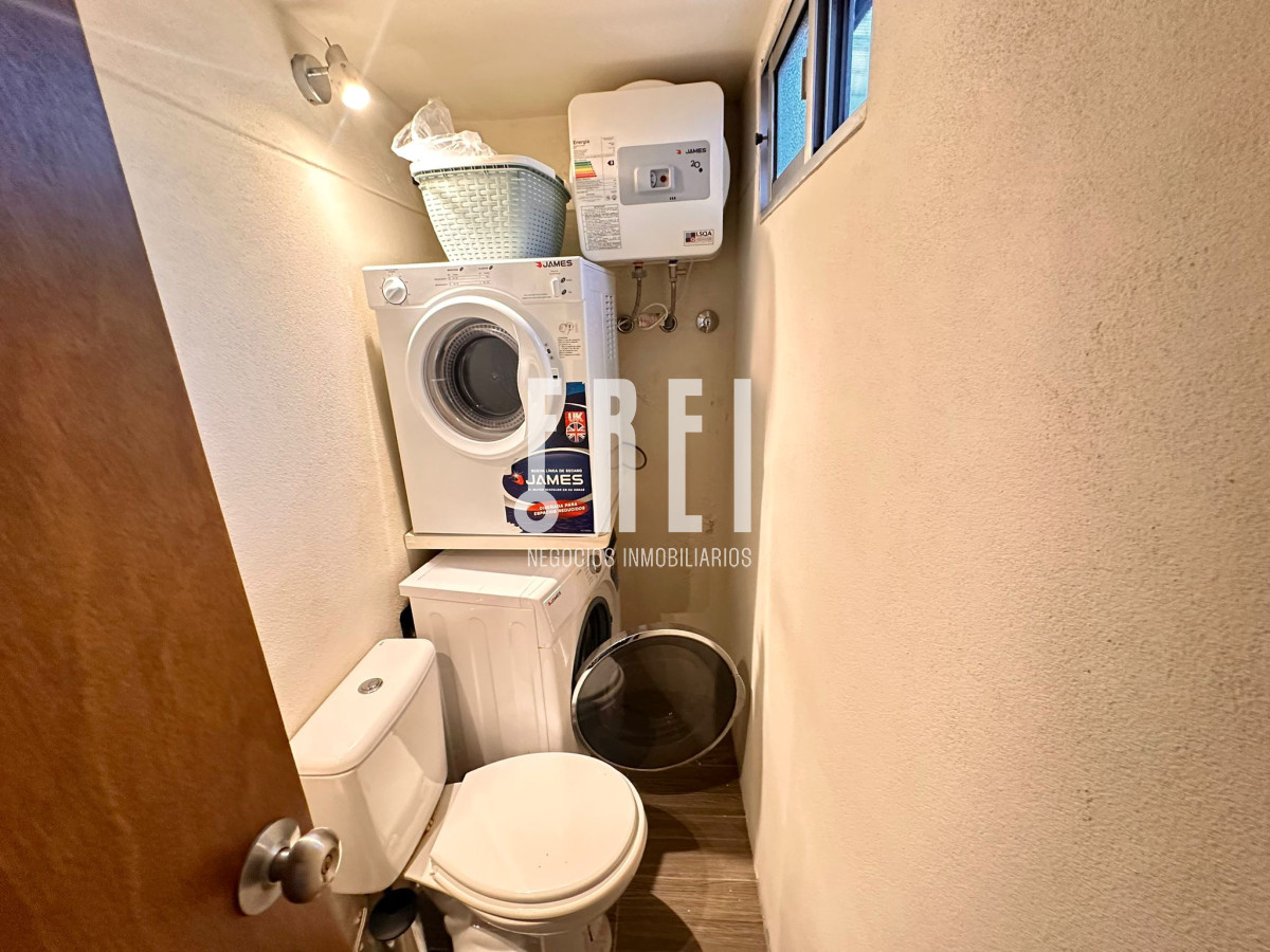 Casa ID.209 - En Venta, casa en zona de playa Mansa.. a pasos del mar!!!