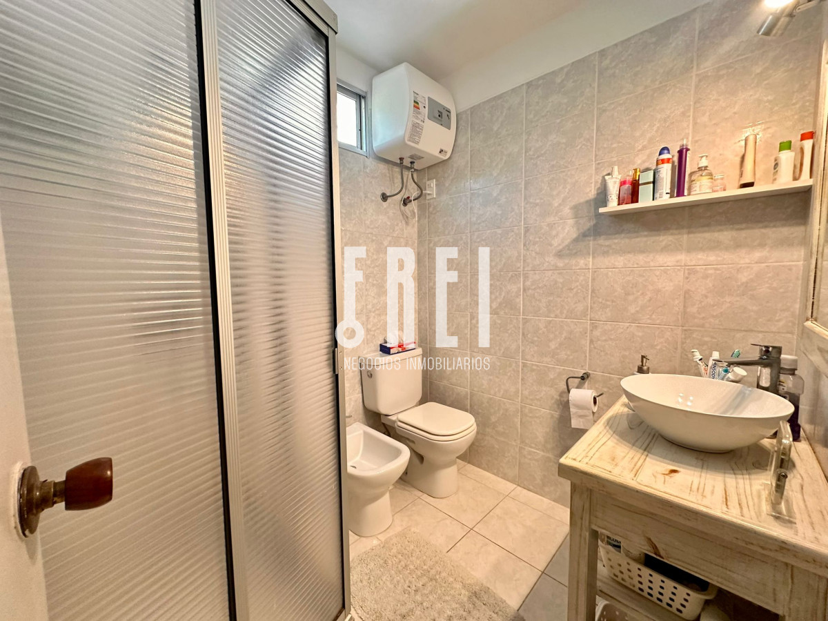 Casa ID.209 - En Venta, casa en zona de playa Mansa.. a pasos del mar!!!