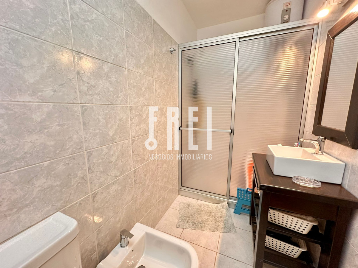 Casa ID.209 - En Venta, casa en zona de playa Mansa.. a pasos del mar!!!