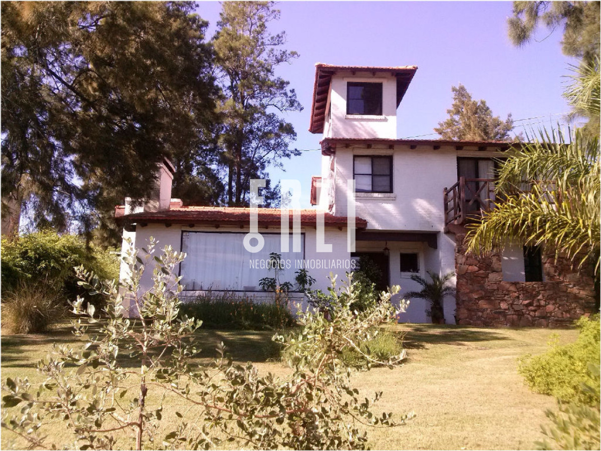 Casa ID.210 - Casa en Venta, Pinares, Punta del Este, 2 Dormitorios.