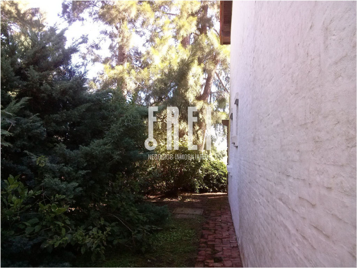 Casa ID.210 - Casa en Venta, Pinares, Punta del Este, 2 Dormitorios.