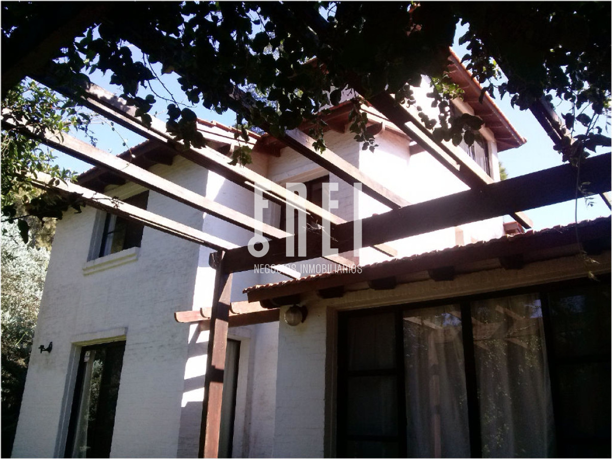 Casa ID.210 - Casa en Venta, Pinares, Punta del Este, 2 Dormitorios.