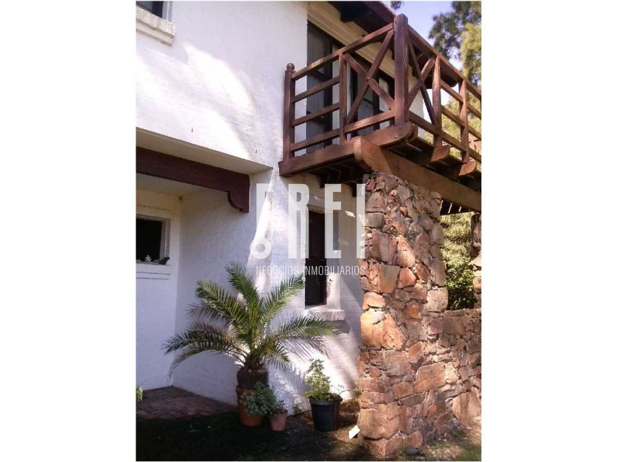 Casa ID.210 - Casa en Venta, Pinares, Punta del Este, 2 Dormitorios.