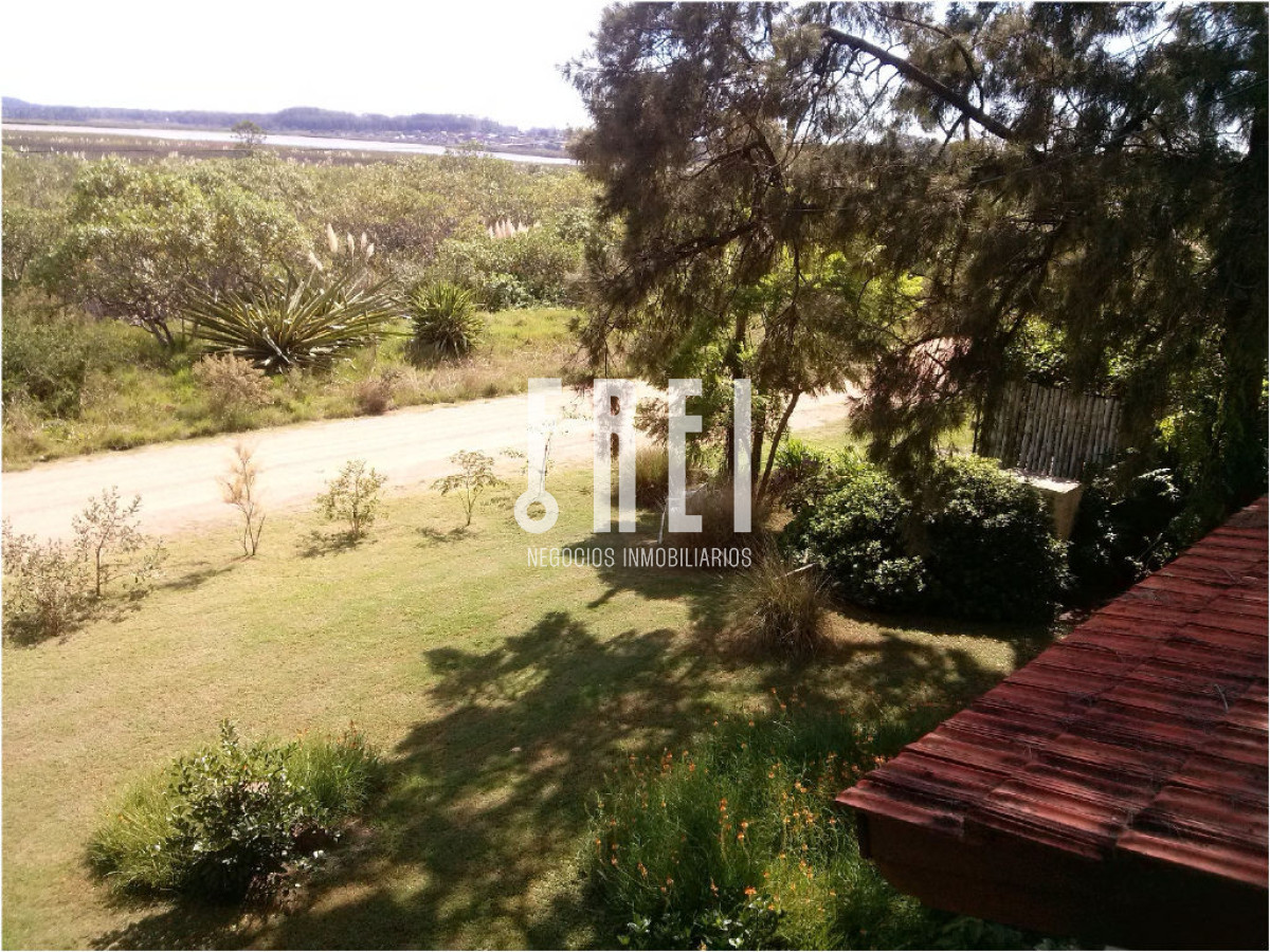 Casa ID.210 - Casa en Venta, Pinares, Punta del Este, 2 Dormitorios.