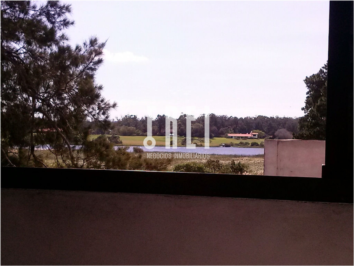 Casa ID.210 - Casa en Venta, Pinares, Punta del Este, 2 Dormitorios.