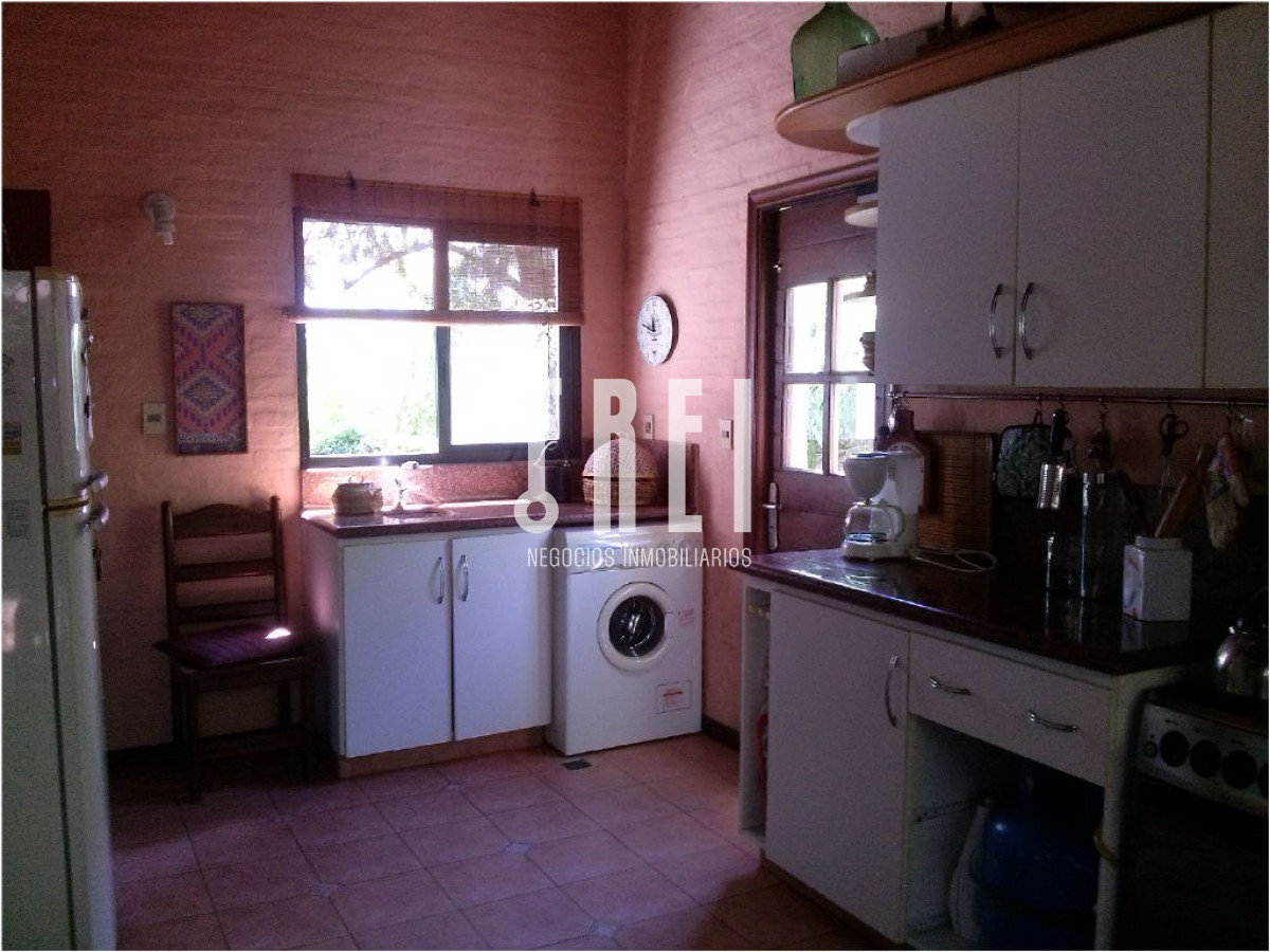 Casa ID.210 - Casa en Venta, Pinares, Punta del Este, 2 Dormitorios.