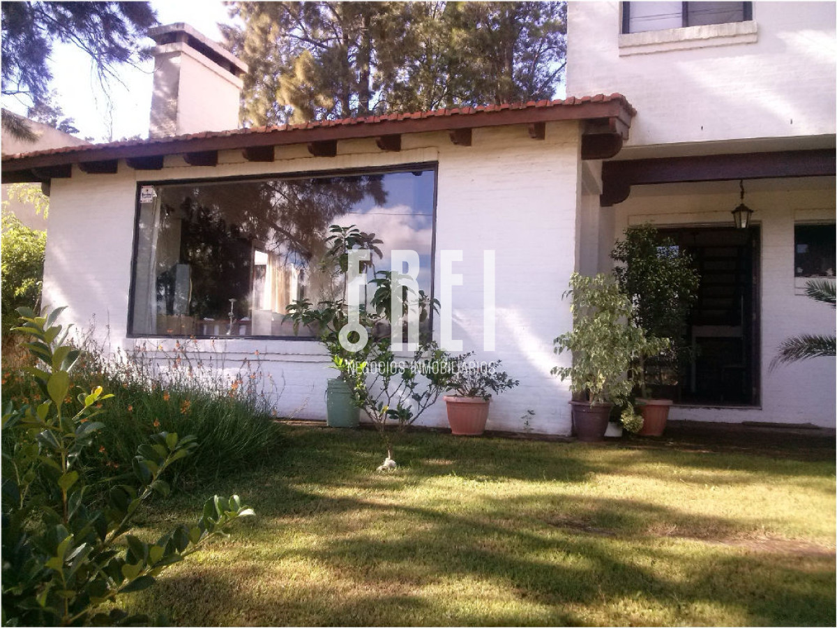 Casa ID.210 - Casa en Venta, Pinares, Punta del Este, 2 Dormitorios.