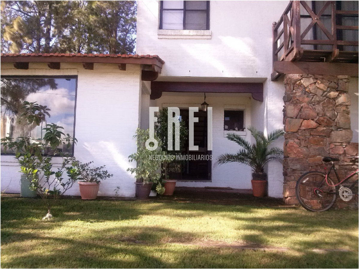 Casa ID.210 - Casa en Venta, Pinares, Punta del Este, 2 Dormitorios.
