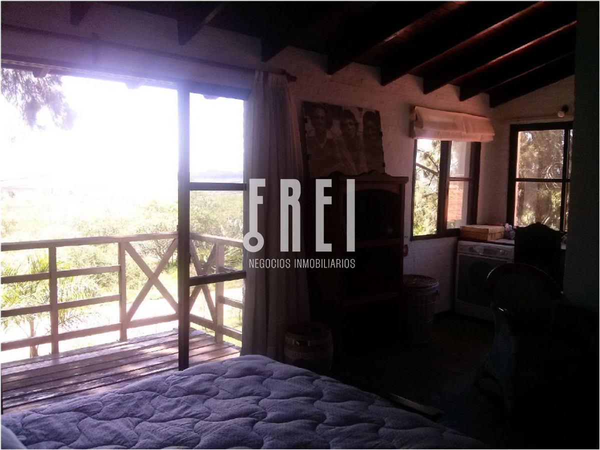 Casa ID.210 - Casa en Venta, Pinares, Punta del Este, 2 Dormitorios.