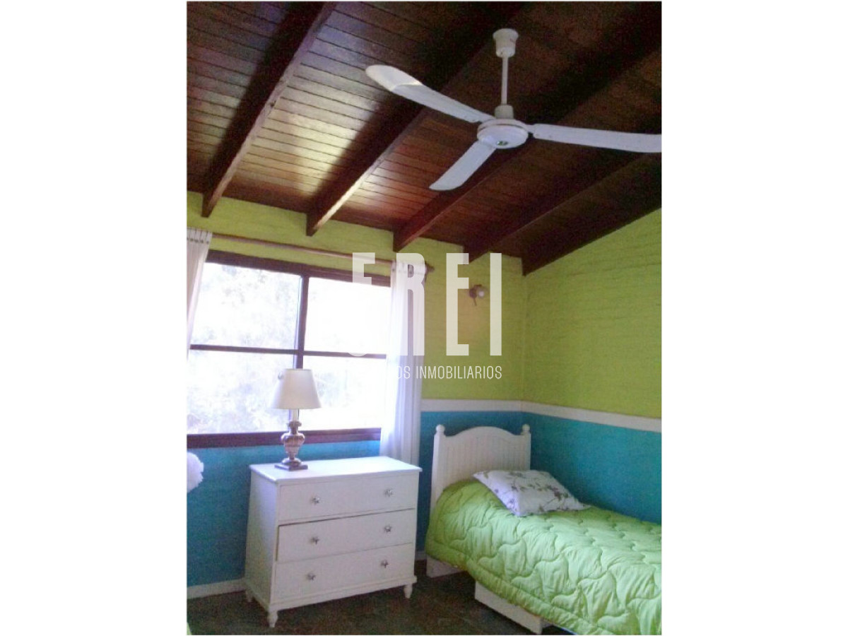 Casa ID.210 - Casa en Venta, Pinares, Punta del Este, 2 Dormitorios.