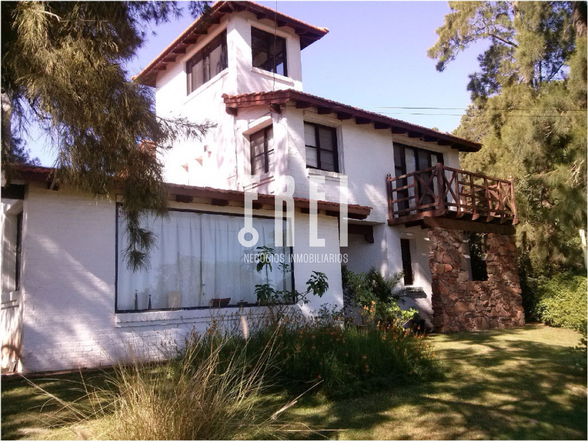 Casa ID.210 - Casa en Venta, Pinares, Punta del Este, 2 Dormitorios.