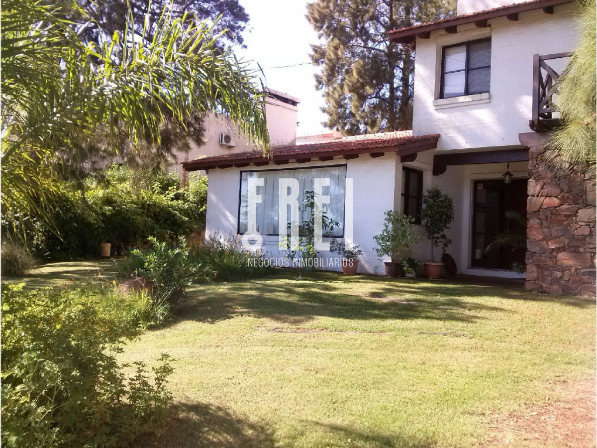 Casa ID.210 - Casa en Venta, Pinares, Punta del Este, 2 Dormitorios.