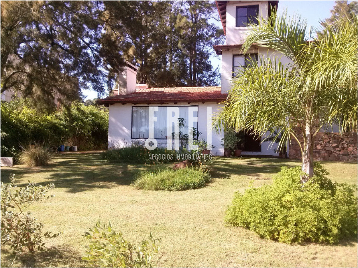 Casa ID.210 - Casa en Venta, Pinares, Punta del Este, 2 Dormitorios.