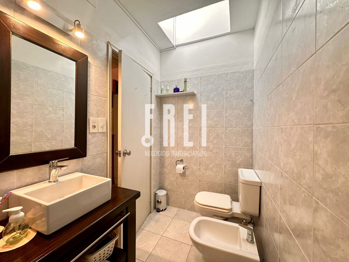 Casa ID.209 - En Venta, casa en zona de playa Mansa.. a pasos del mar!!!