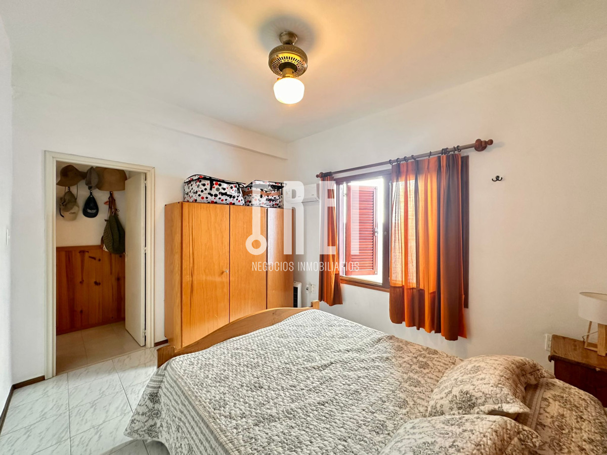 Casa ID.209 - En Venta, casa en zona de playa Mansa.. a pasos del mar!!!