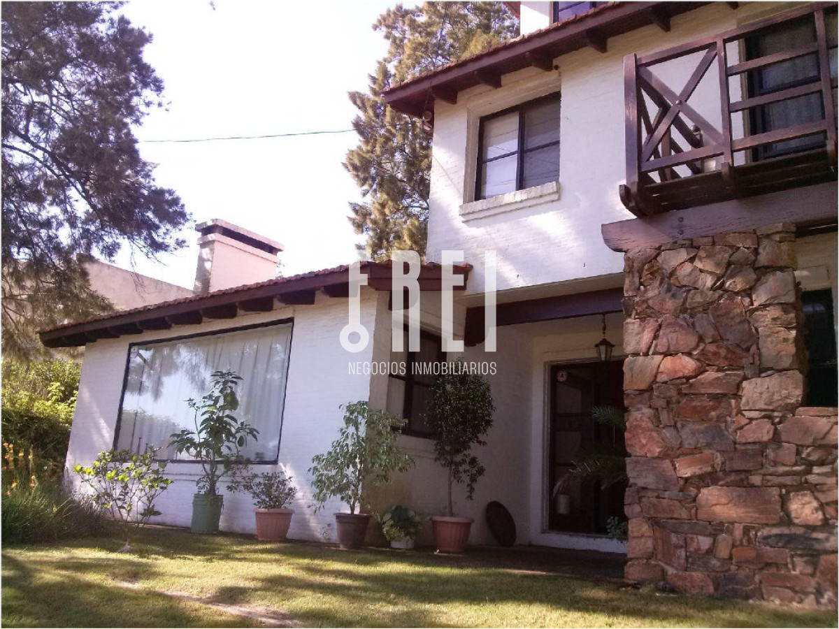 Casa ID.210 - Casa en Venta, Pinares, Punta del Este, 2 Dormitorios.