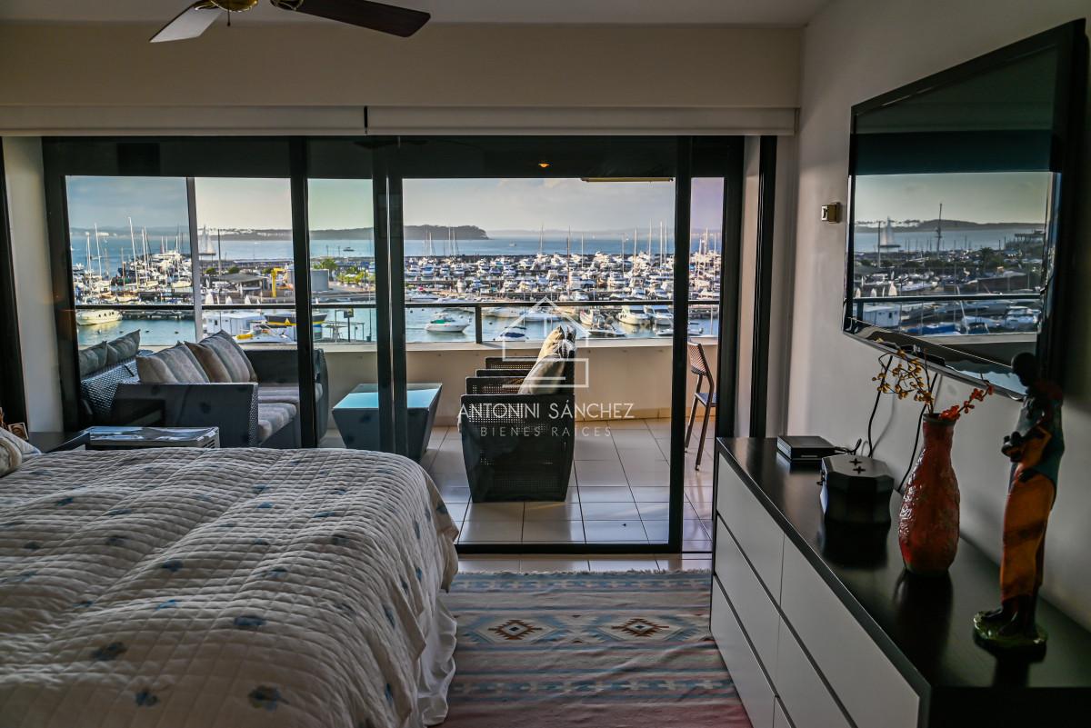 Apartamento ID.1407 - Apartamento en Venta y Alquiler, Peninsula, Punta del Este, 3 Dormitorios.
