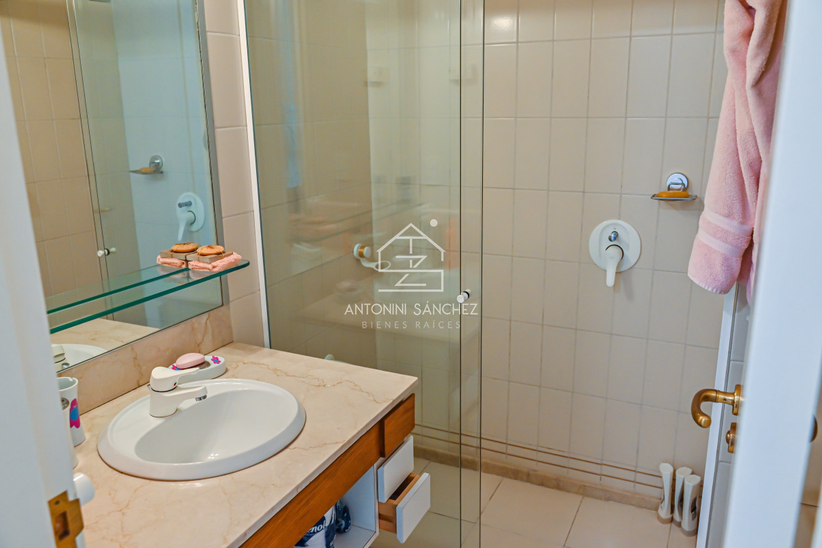 Apartamento ID.1407 - Apartamento en Venta y Alquiler, Peninsula, Punta del Este, 3 Dormitorios.