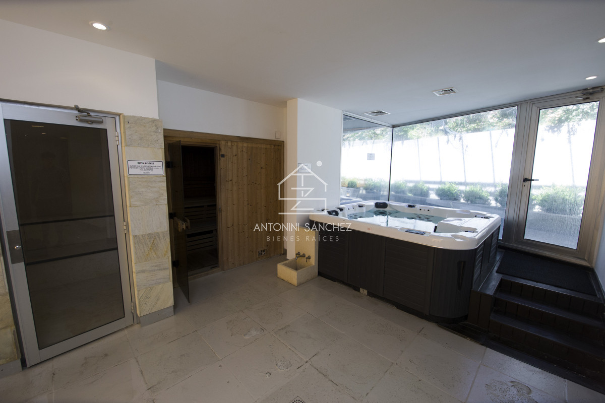 Apartamento ID.2085 - Apartamento en Venta y Alquiler, Mansa, Punta del Este, 2 Dormitorios.