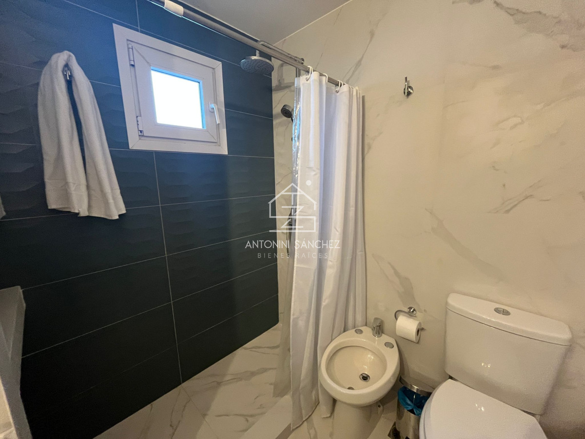 Apartamento ID.2249 - Apartamento en Venta y Alquiler, Peninsula, Punta del Este, 2 Dormitorios.