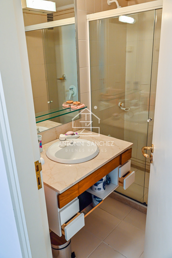 Apartamento ID.1407 - Apartamento en Venta y Alquiler, Peninsula, Punta del Este, 3 Dormitorios.