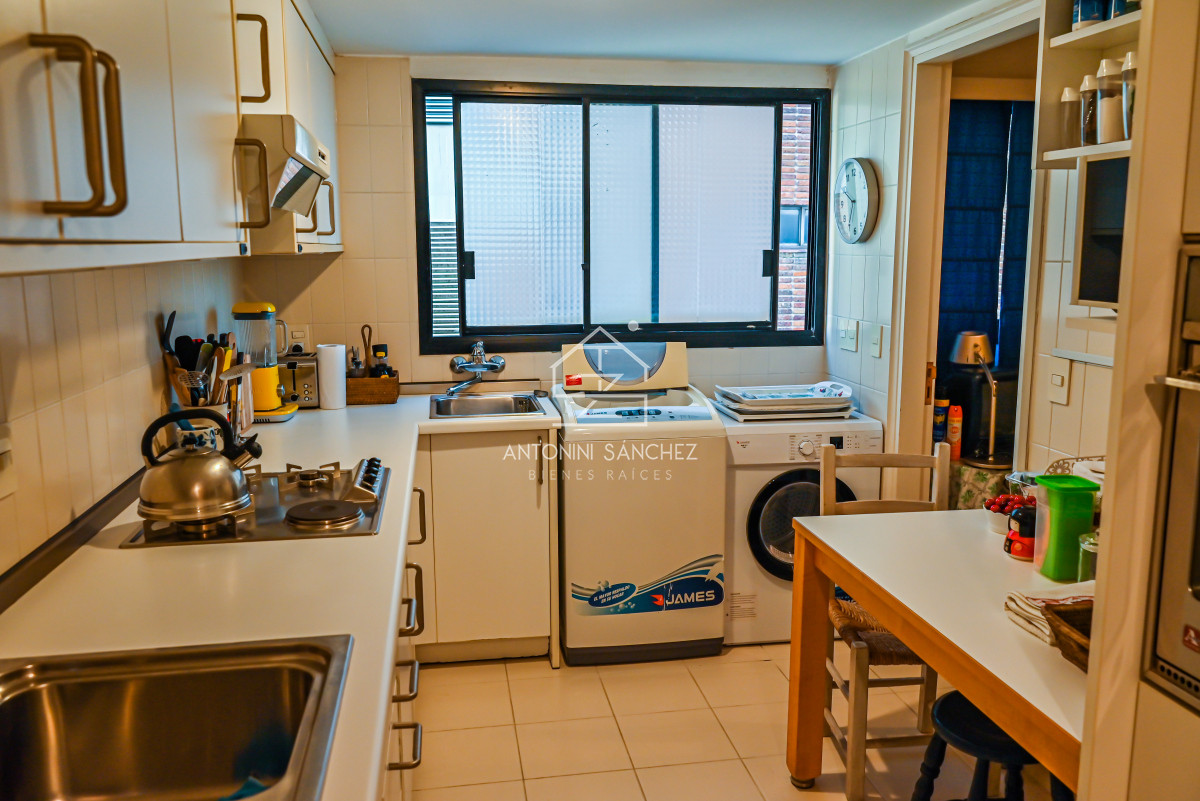 Apartamento ID.1407 - Apartamento en Venta y Alquiler, Peninsula, Punta del Este, 3 Dormitorios.