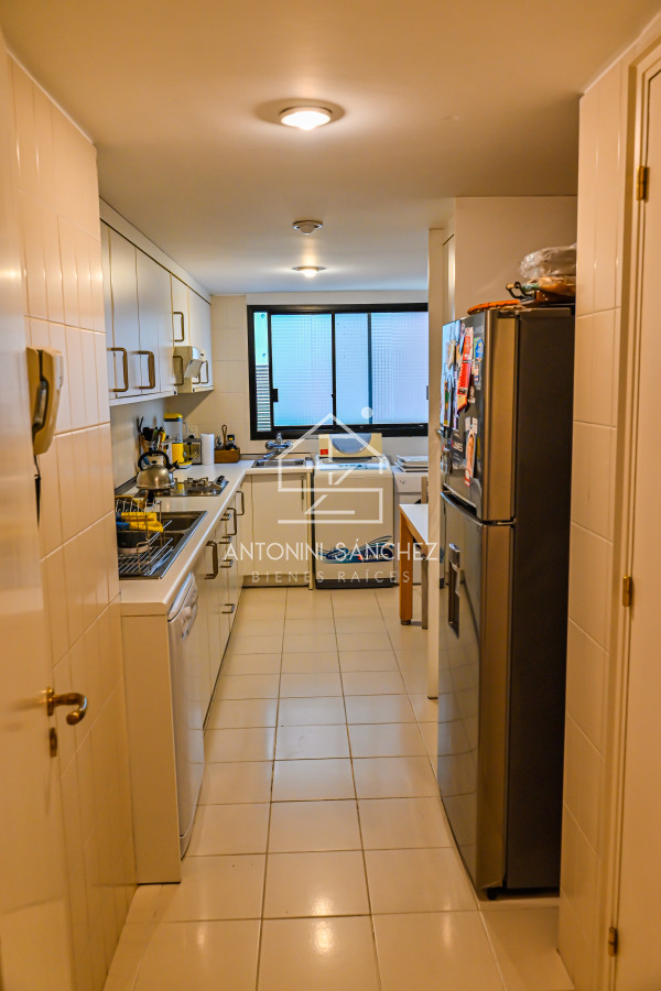 Apartamento ID.1407 - Apartamento en Venta y Alquiler, Peninsula, Punta del Este, 3 Dormitorios.