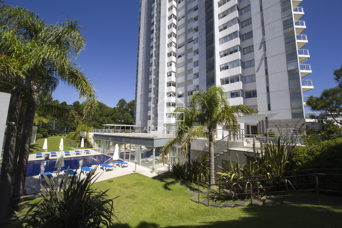 Apartamento ID.2085 - Apartamento en Venta y Alquiler, Mansa, Punta del Este, 2 Dormitorios.