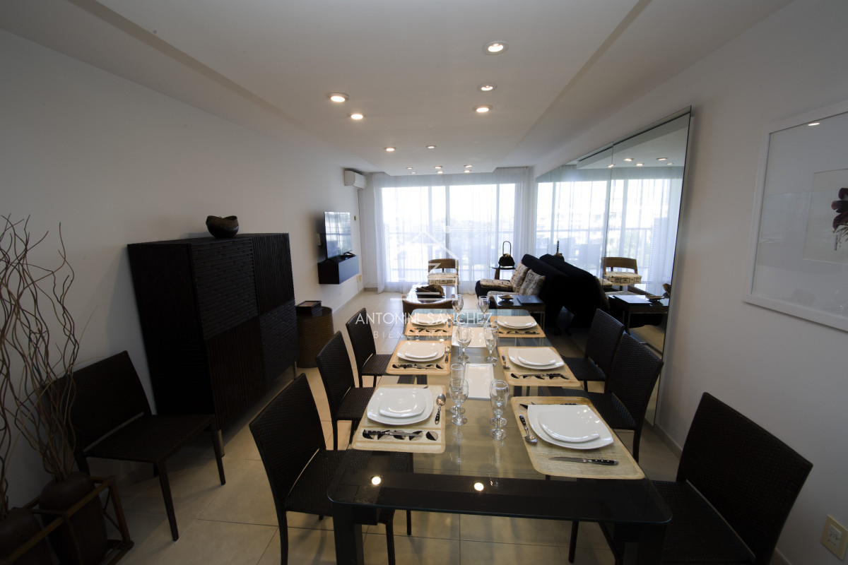 Apartamento ID.2085 - Apartamento en Venta y Alquiler, Mansa, Punta del Este, 2 Dormitorios.
