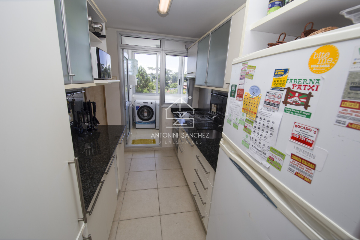 Apartamento ID.2085 - Apartamento en Venta y Alquiler, Mansa, Punta del Este, 2 Dormitorios.