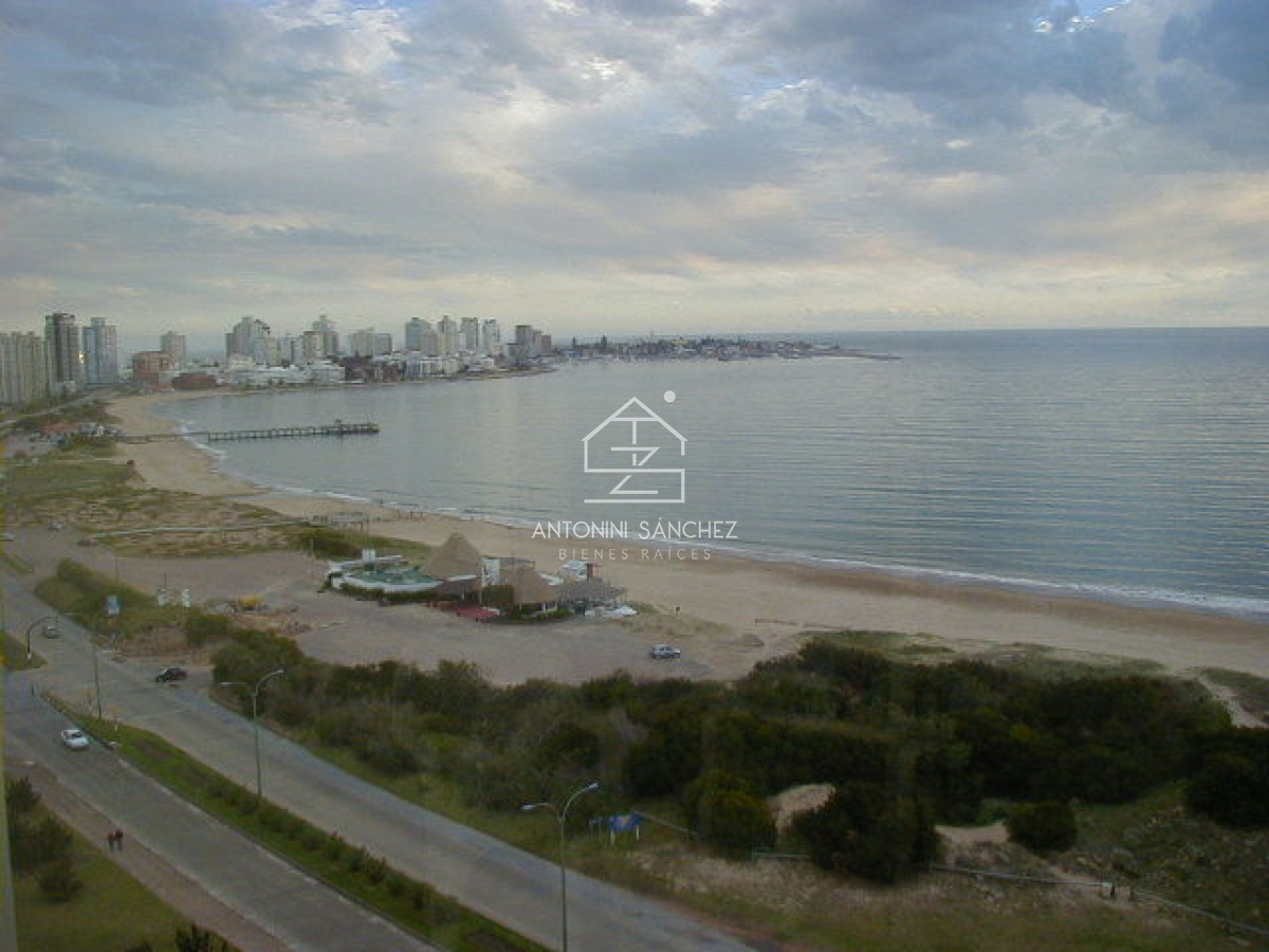 Apartamento ID.1453 - Apartamento en Venta y Alquiler, Mansa, Punta del Este, 3 Dormitorios.