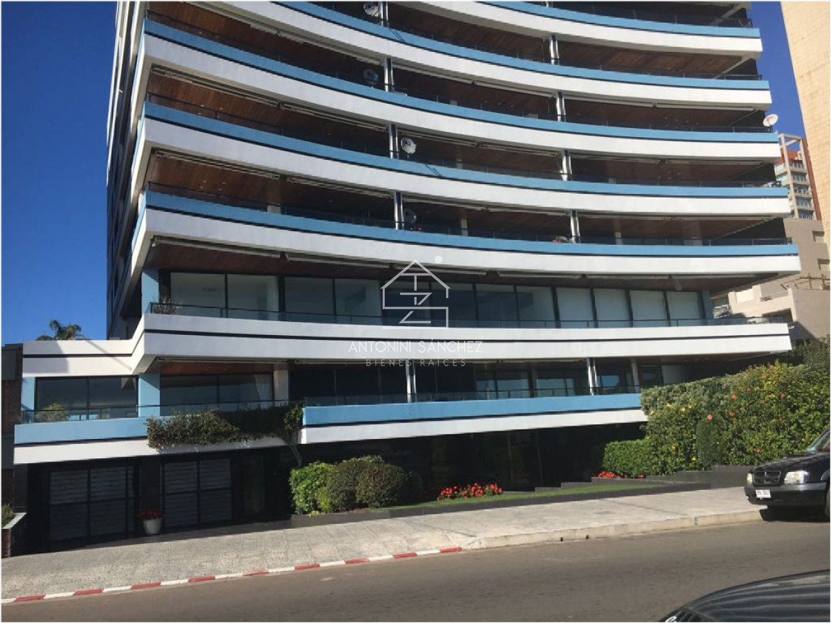 Apartamento ID.1407 - Apartamento en Venta y Alquiler, Peninsula, Punta del Este, 3 Dormitorios.