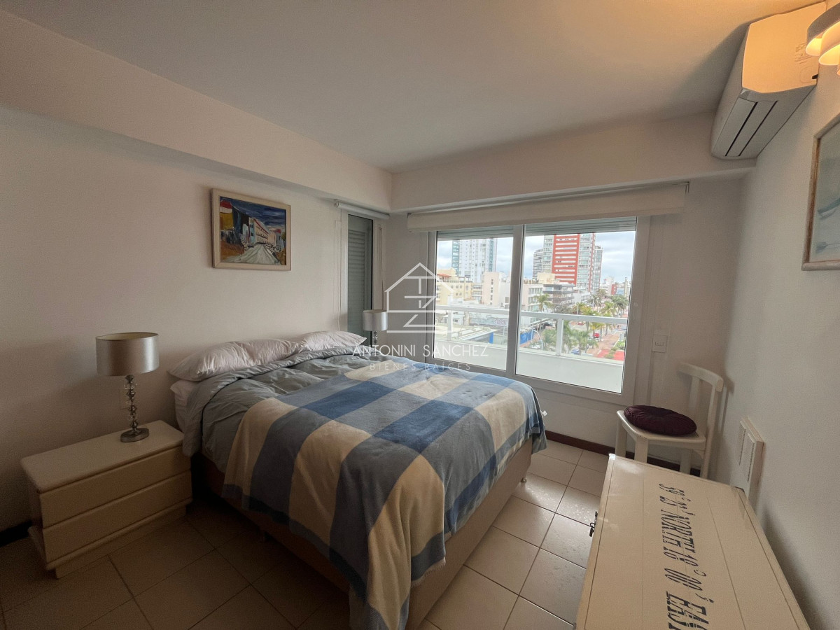 Apartamento ID.2249 - Apartamento en Venta y Alquiler, Peninsula, Punta del Este, 2 Dormitorios.