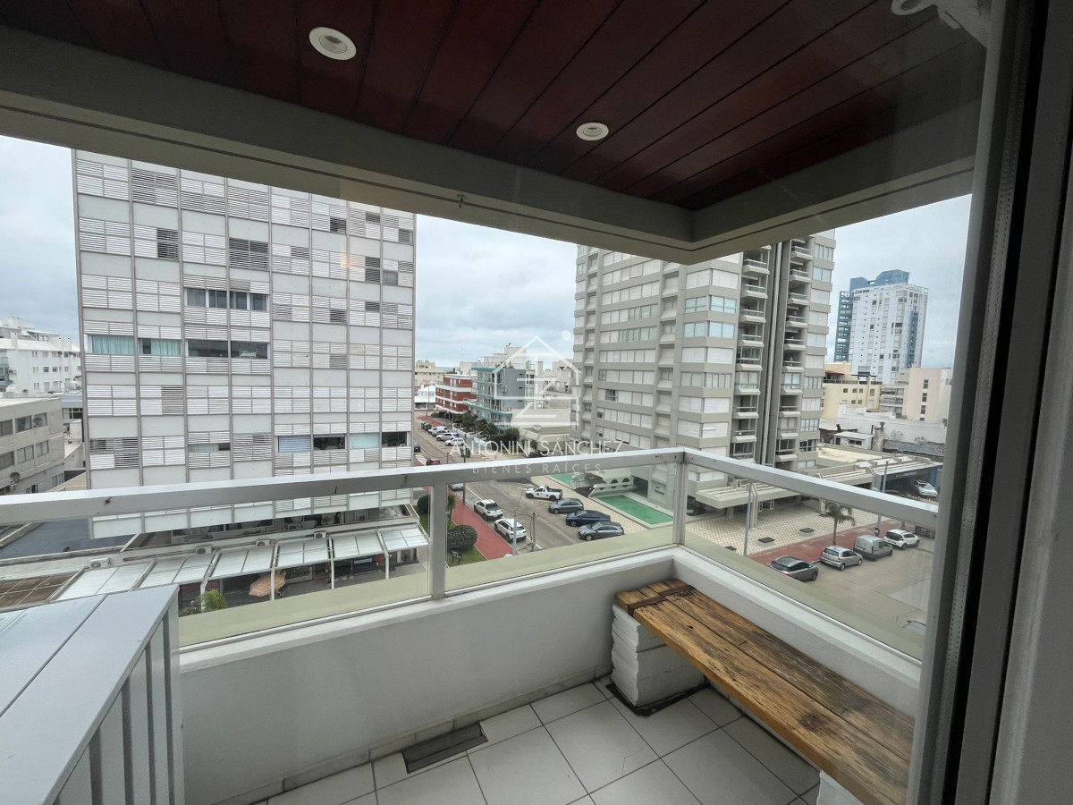 Apartamento ID.2249 - Apartamento en Venta y Alquiler, Peninsula, Punta del Este, 2 Dormitorios.