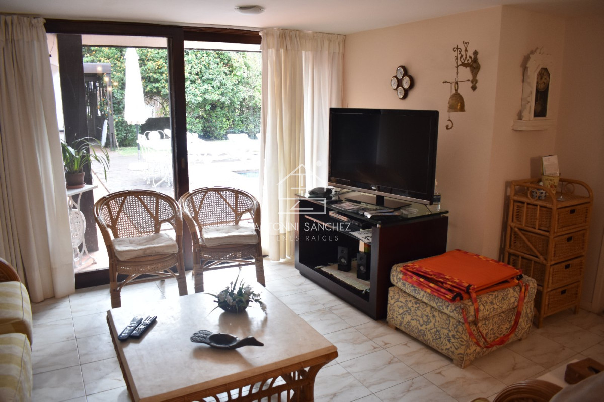 Casa ID.543 - Casa en Venta, Lugano, Punta del Este, 4 Dormitorios.