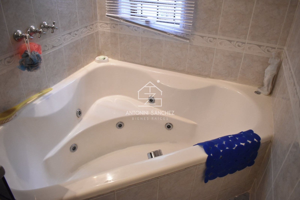 Casa ID.543 - Casa en Venta, Lugano, Punta del Este, 4 Dormitorios.