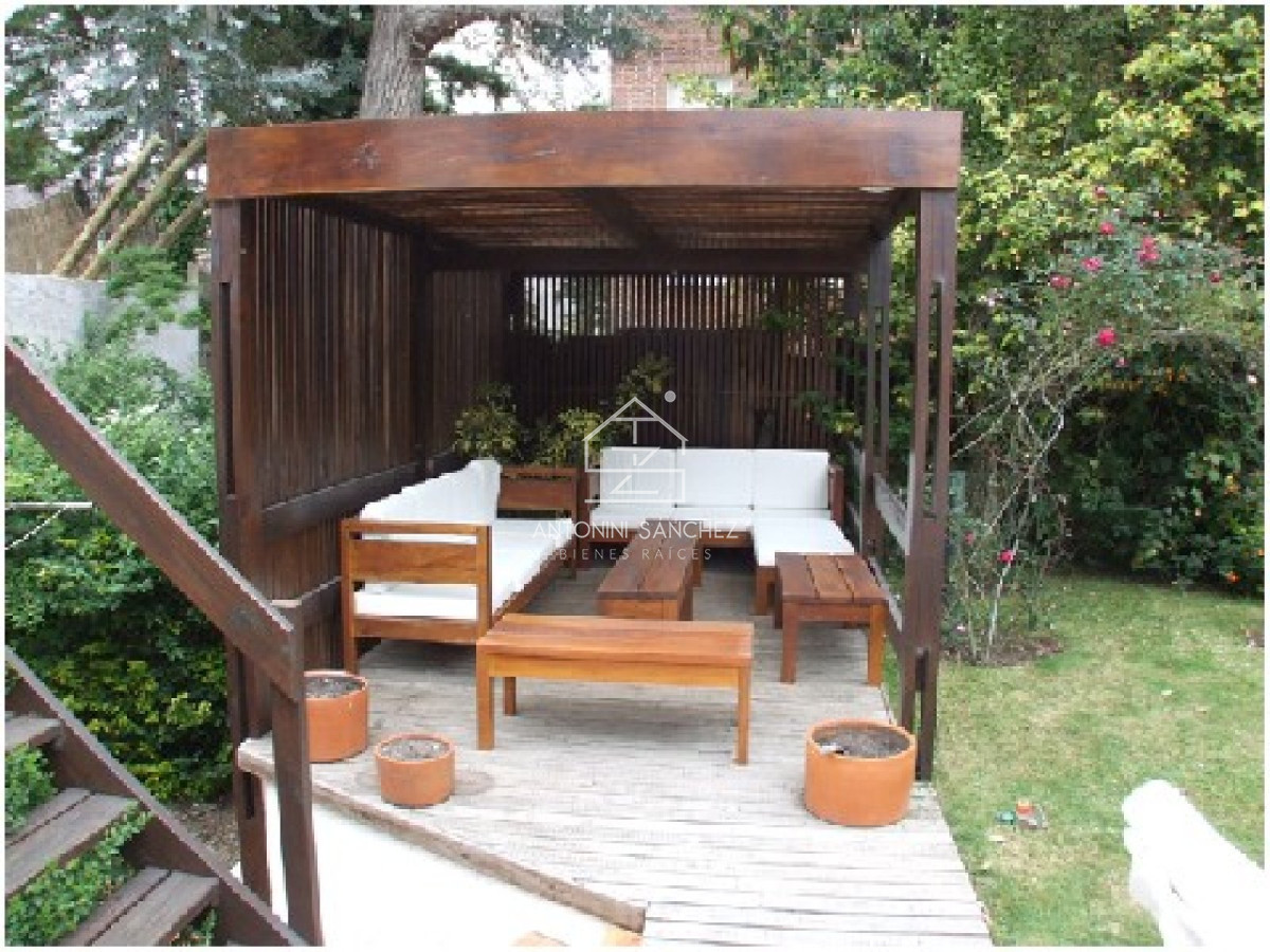 Casa ID.543 - Casa en Venta, Lugano, Punta del Este, 4 Dormitorios.