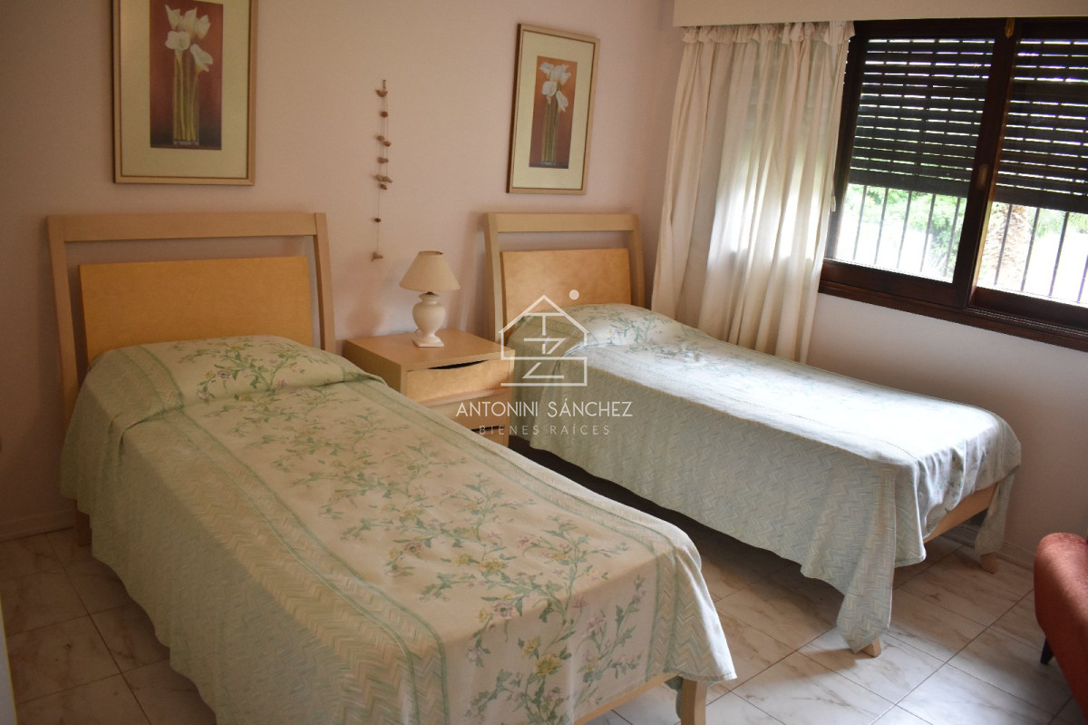 Casa ID.543 - Casa en Venta, Lugano, Punta del Este, 4 Dormitorios.