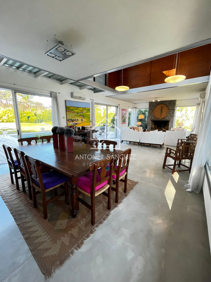 Casa ID.2118 - Casa en Venta y Alquiler, Rincón del Indio, Punta del Este, 3 Dormitorios.