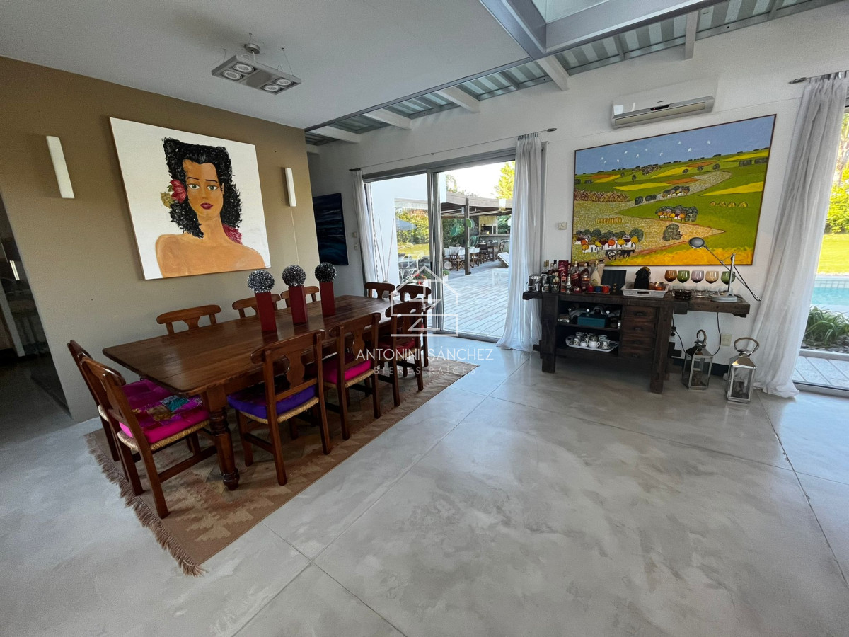 Casa ID.2118 - Casa en Venta y Alquiler, Rincón del Indio, Punta del Este, 3 Dormitorios.
