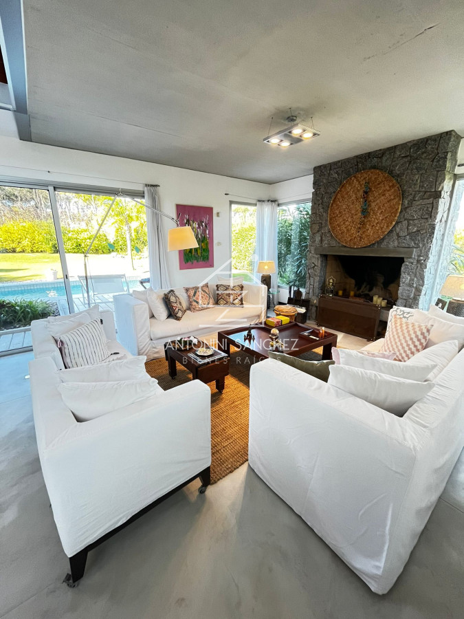 Casa ID.2118 - Casa en Venta y Alquiler, Rincón del Indio, Punta del Este, 3 Dormitorios.