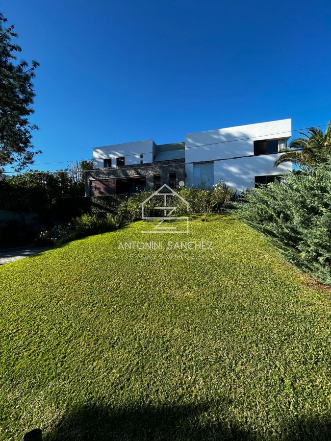 Casa ID.2118 - Casa en Venta y Alquiler, Rincón del Indio, Punta del Este, 3 Dormitorios.