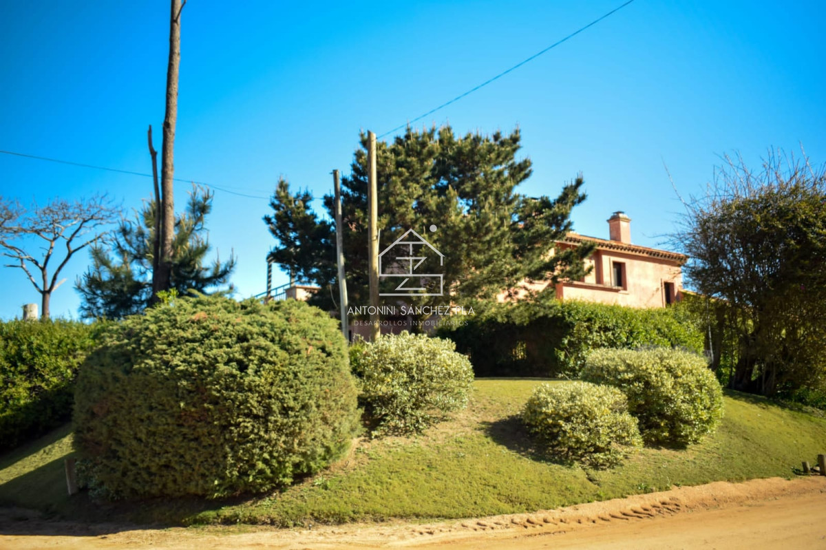 Casa ID.4130 - Casa en Montoya de 5 dormitorios