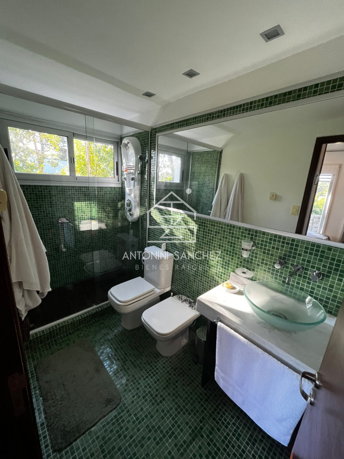 Casa ID.2118 - Casa en Venta y Alquiler, Rincón del Indio, Punta del Este, 3 Dormitorios.