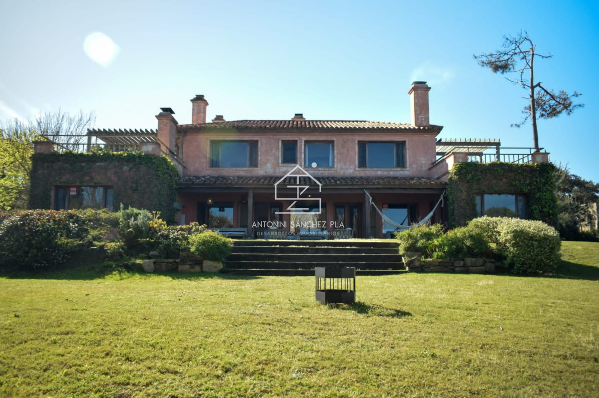 Casa ID.4130 - Casa en Montoya de 5 dormitorios