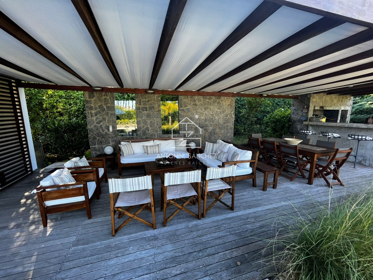Casa ID.2118 - Casa en Venta y Alquiler, Rincón del Indio, Punta del Este, 3 Dormitorios.