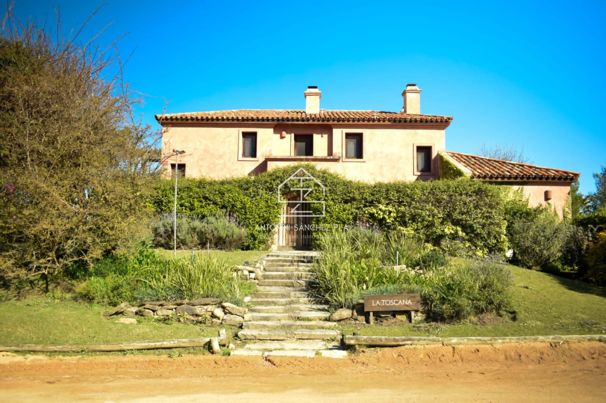 Casa ID.4130 - Casa en Montoya de 5 dormitorios