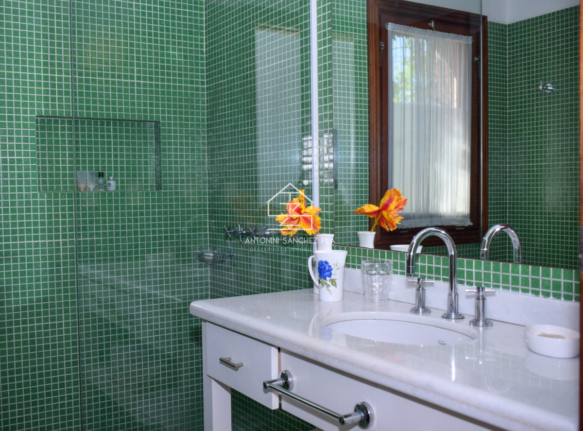 Casa ID.4130 - Casa en Montoya de 5 dormitorios